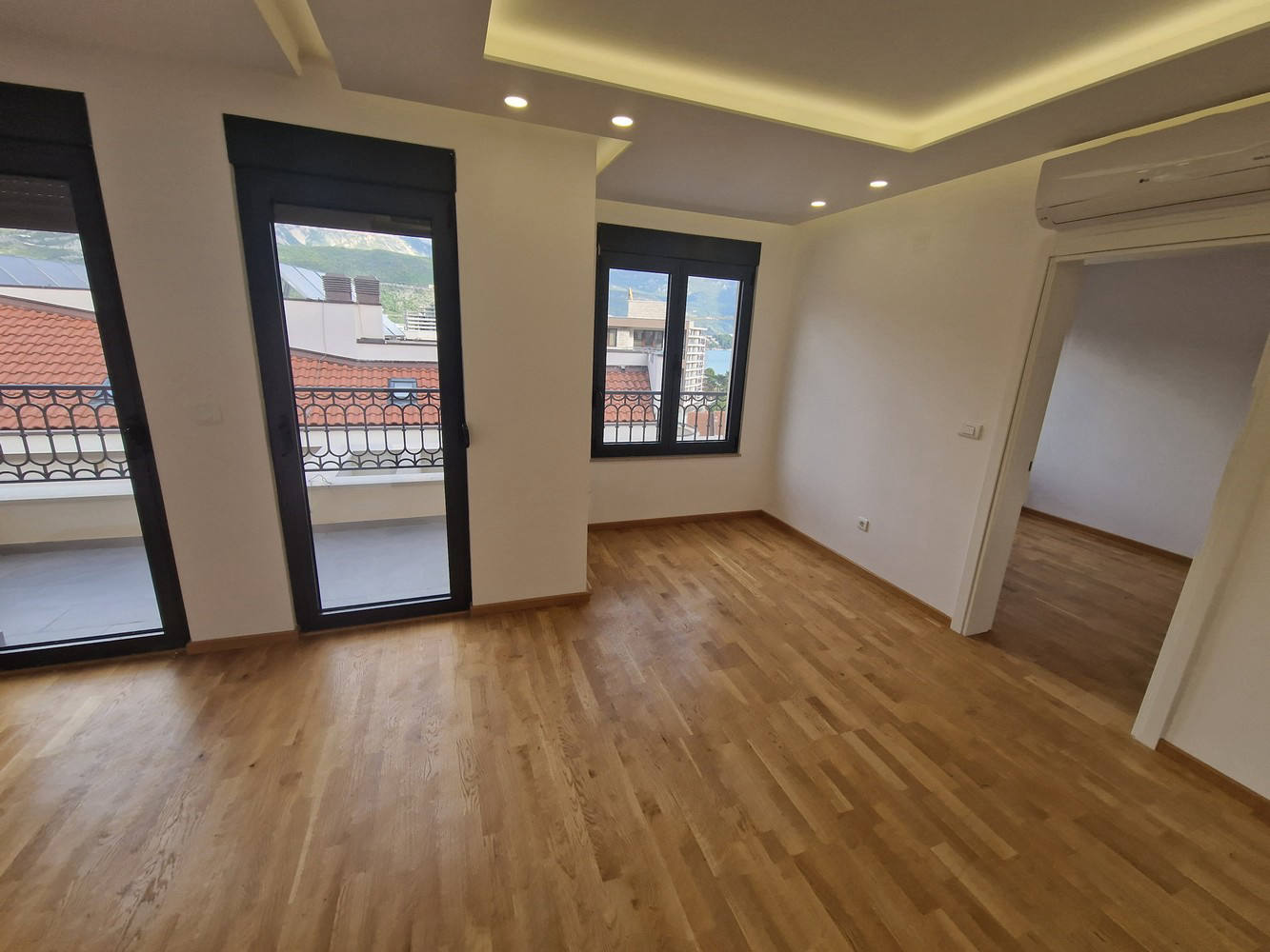 Квартира, 1109 м², 355 000$ — FAKTOR
